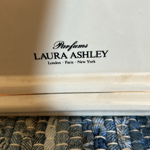 Laura Ashley Porcelain Clock - Picture 4 of 4